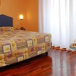 Sailing Center Hotel 4*