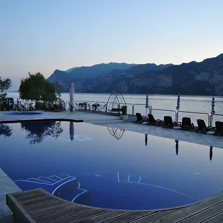 Sailing Center Hotel
