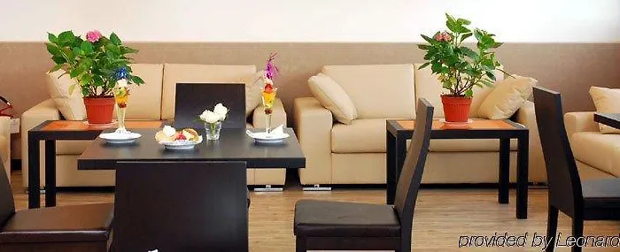 Sailing Center Hotel