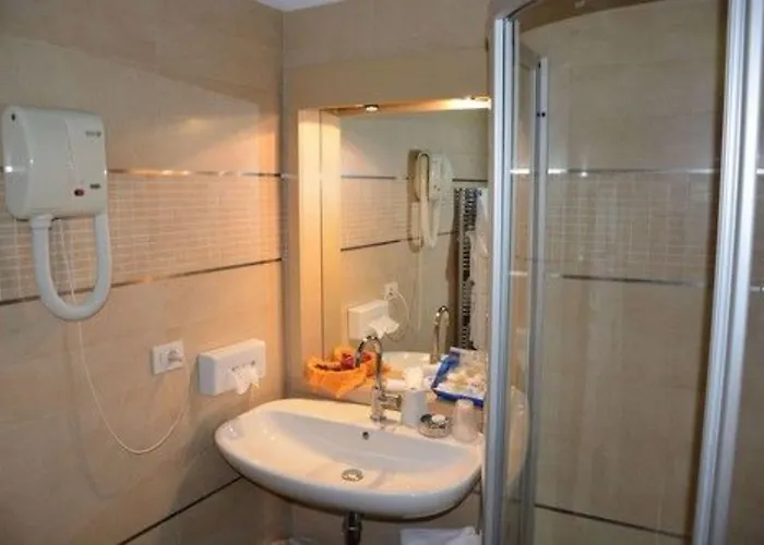 Sailing Center Hotel