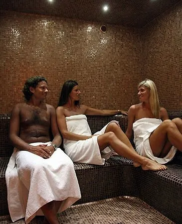 Sailing Center Hotel