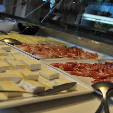 Sailing Center Hotel 4*