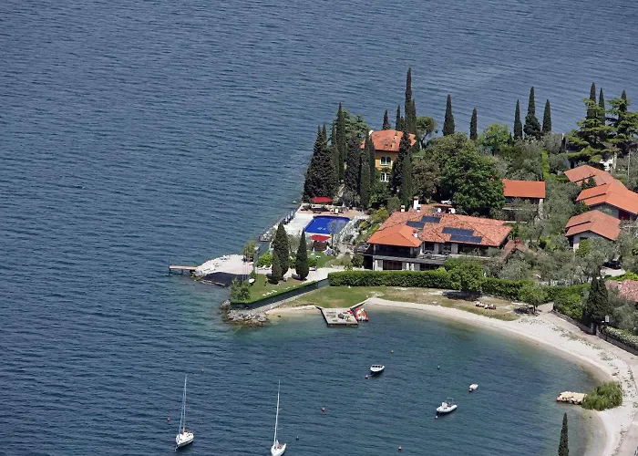 Sailing Center 4*