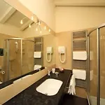 Hotell Sailing Center 4*