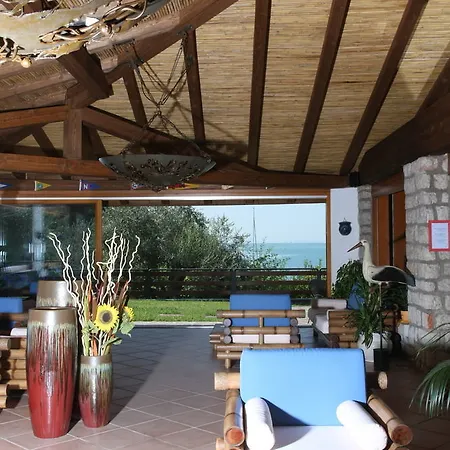 Sailing Center Мальчезине