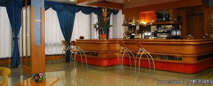 Sailing Center Hotel