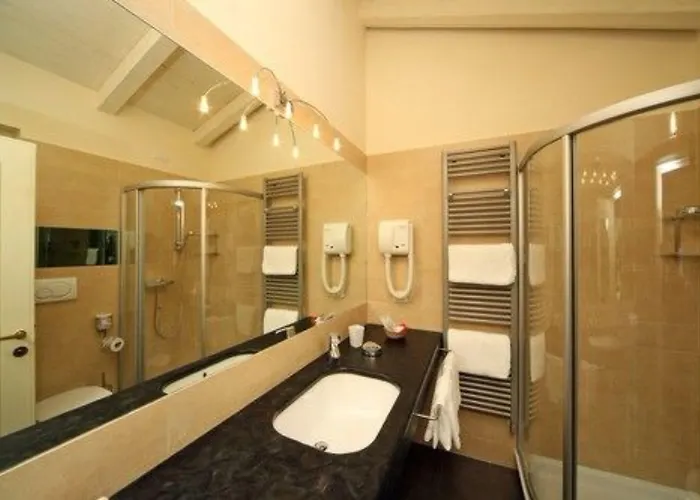 Hotel Sailing Center 4*