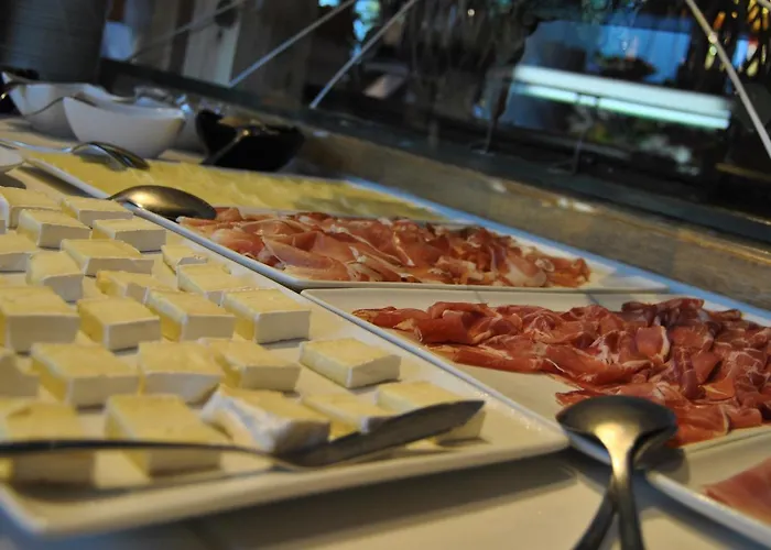 Sailing Center Hotel 4*